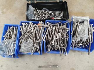 Large Quantity of  Coach Screws⁰