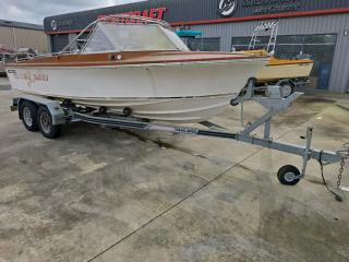 Haines Hunter Fiberglass Boat with Johnson 175hp Outboard