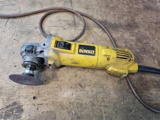DeWalt Corded 125mm Angle Grinder