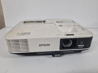 Epson LCD Digital Projector H619B, Lamp faulty