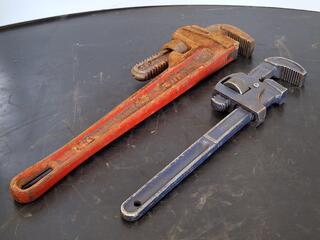 2 Pipe Wrenches 