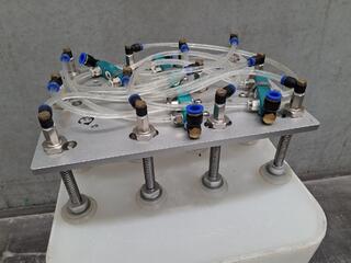 Vacuum Suction Cup Manipulator Assembly