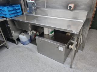 Stainless Bench with Sink 