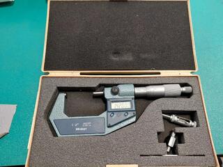 Mitutoyo 293-762-30 digital micrometer 1-2 inch
