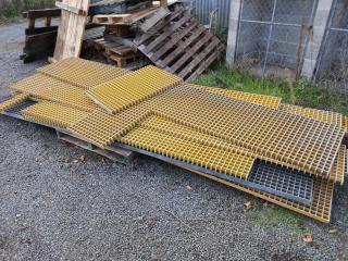 8x Assorted Industrial Fibreglass Grated Flooring Panels