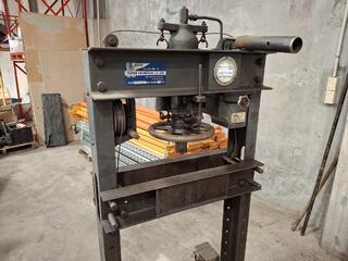 Heco 30 Ton Hydraulic Press