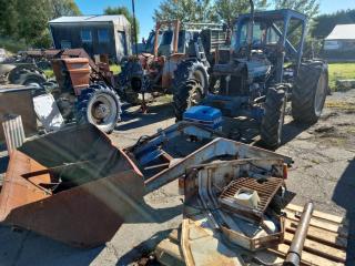 Ford 4610 4x4 Tractor with Loader 