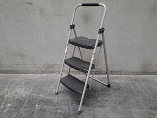 Werner StepRight 3 Step Ladder Model 223-6AZ