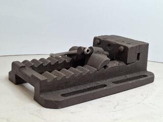 Heavy duty steel machine vice