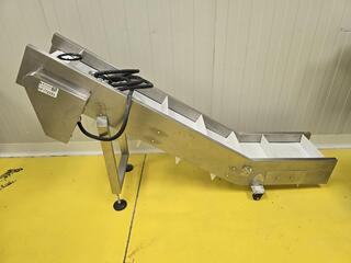 Inclined Plastic Link Conveyor 