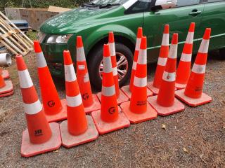 12 Road / Traffic Cones 