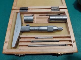 M 0-100mm Depth Micrometer Set