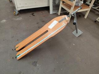 Pants Measuring Table