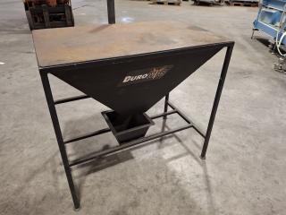 Duro Mig Hopper & Rankin Feeder