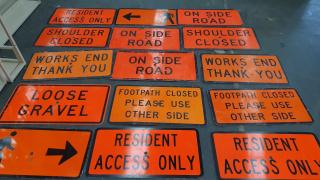 15 Aluminium Reflective Orange Temporary Road Signs