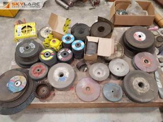 Large Assortment of Cutting, Grinding Discs and Accessories