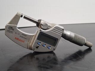 Mitutoyo 293-340-70 digital micrometer