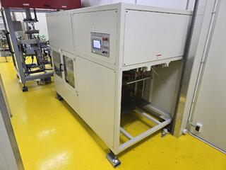 Automatic folding box forming machine