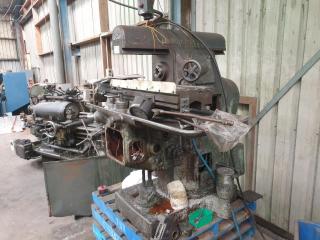 Cincinnati Horizontal Milling Machine (Damaged)