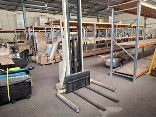 SKYLARC'S PALLET RACKING AUCTION