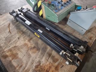 Pair of Parker Series 3L Medium Duty Hydraulic Clinders