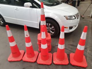 14 Road / Traffic Cones 