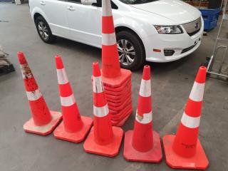 17 Road / Traffic Cones 