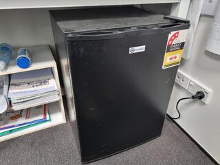 Novello 45L Bar Refrigerator Fridge
