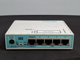 MikroTik hEX RB750Gr3 Router