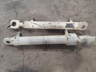 2 Hydraulic Cylinders