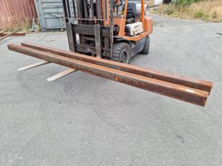 2x 4m Lengths of Box Steel