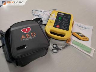 AED 7000 Automated External Defibrillator Kit