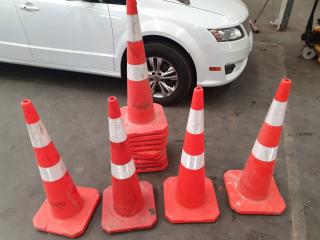 13 Road / Traffic Cones 