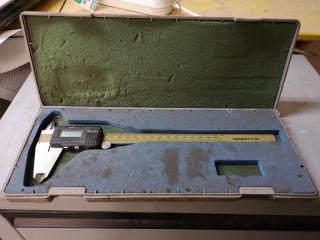 Mitutoyo 200mm Digital Vernier Caliper w/ Case