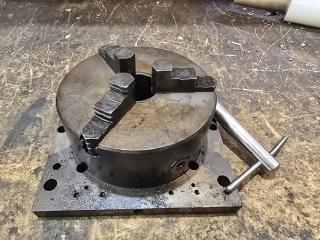 Three Jaw Chuck on Plate