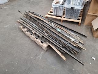 Pallet of Assorted Posts