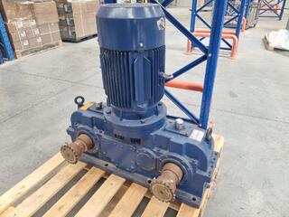 3-Phase Helical Gear Motor