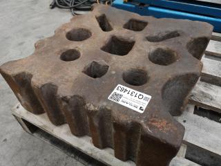 Vintage Iron Form Block