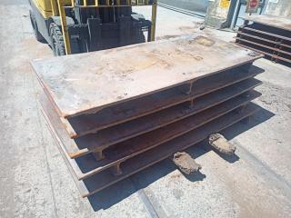 4 x Large Plate Steel Pallets