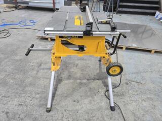 DeWalt DW744XP-XE Table Saw with DE7400 Stand