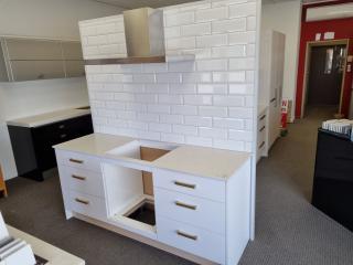 Stylish White Sink Benchtop & Eisno Range Hood