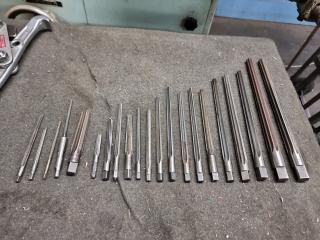 21 Assorted Straight Flute Drill Bits