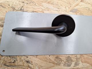 Schrade Door Handle 