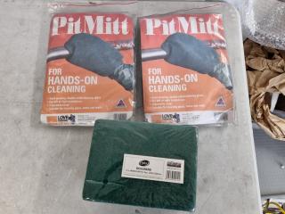 2x Pit Mitt Cleaning Gloves & 10x 200x150mm Scouring Pads