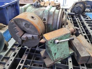 Universal Dividing Head Assembly