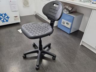 Damba Adjustable Laboratory / Office Chair