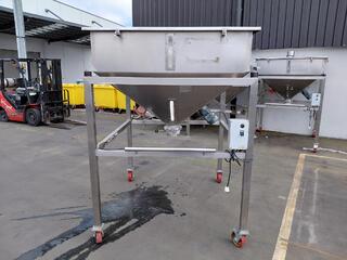 Stainless Steel Hopper with Electric Stirrer and Vibrator