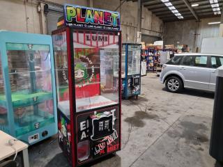 Arcade Coin Operated Claw Gift Vending Machine, Faulty