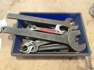 Assorted Open End and Adjustable Spanners Set