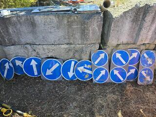 10 x Arrow Road Works Signs 